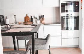 Kalumi Aparthotels - Japandi-Style Apartments with Terrace, Pergola, and Portuguese BBQ - Foto 44