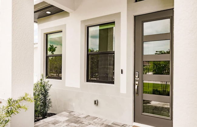 Luxurious Naples 4BR w Pool by Vanderbilt Beach - Photo 7