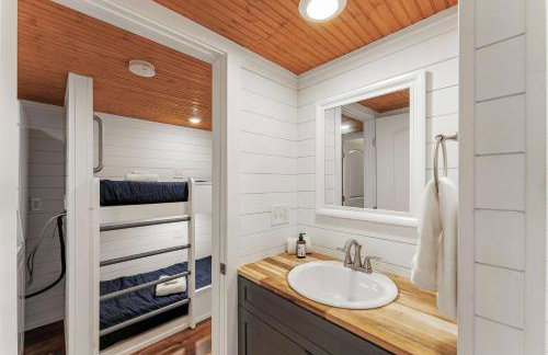 The Hickory Tiny Home in Menlo - Photo 23