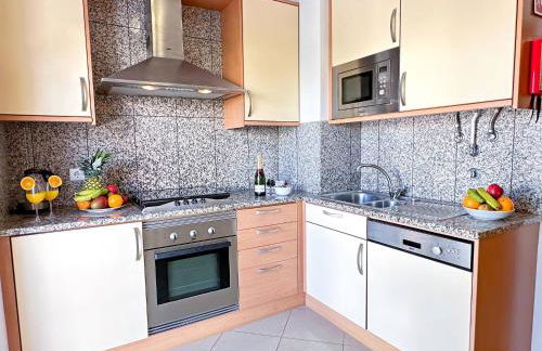 Modern Ocean, Garden & Pool view Condo by BeCherish - Foto 17