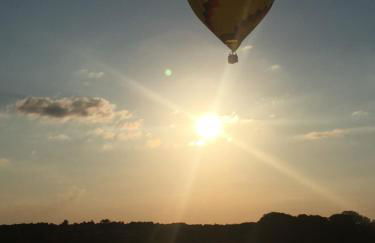 FeWo mit 3 SZ, direkte Innenstadtlage, Südterrasse, Parkplatz auf dem eigenem Privatgrundstück, 2x E-Bike und E-Autoladesäule inklusive, Konzertkirche, Schauspielhaus, FH, Jahnsportforum sowie der Tollensesee sind fußläufig in ein paar Minuten erreichbar - Foto 12