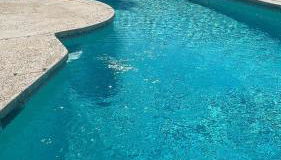 Private Pool 4BR Family Retreat - Patio, Outdoor Dining, BBQ Grill, & Free Parking - Sleeps 8 - Foto 3