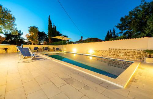 Amazing house W pool and big sunny terrace close to sea & beach - Photo 8