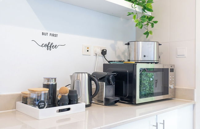 Contemporary Living by The Sea 2BD New Listing - Foto 15