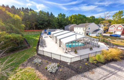 Spacious Dog-Friendly Getaway with Year-Round Pool & Hot Tub - Foto 50