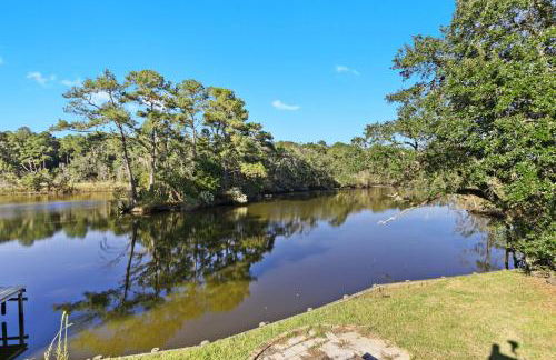 Tara's Riverfront Hideaway - Foto 17