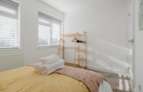 Corner House - Bright 2 Bed in Cheltenham - Photo 95