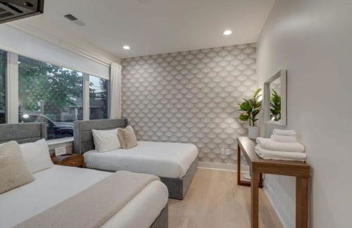 Luxury Townhouse with Rooftop Deck Less than 10 mins to Downtown - Foto 18