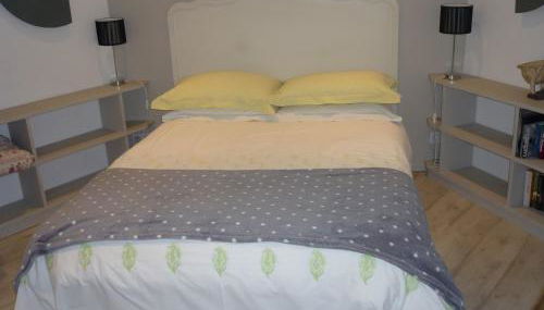 La Tour Hexagonale for 2 with shared pool - Foto 2