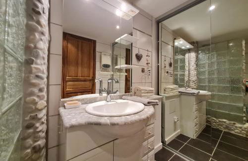 Bel appartement au calme avec terrasse aperçu mer, jardinet et piscine - Foto 29