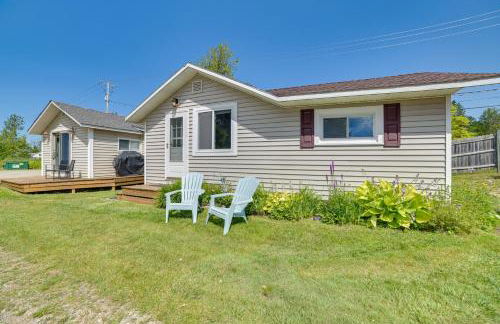 Tiny House Cottage 5 with Crooked Lake Access! - Foto 1