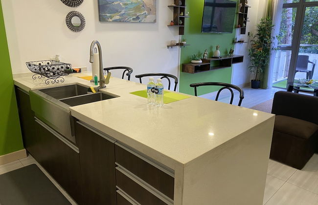 Elegant 1BR Apt with Pool - Foto 9