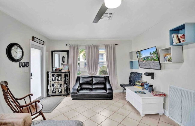 Palm Lined Oasis Walk To Beach Free Parking - Foto 9