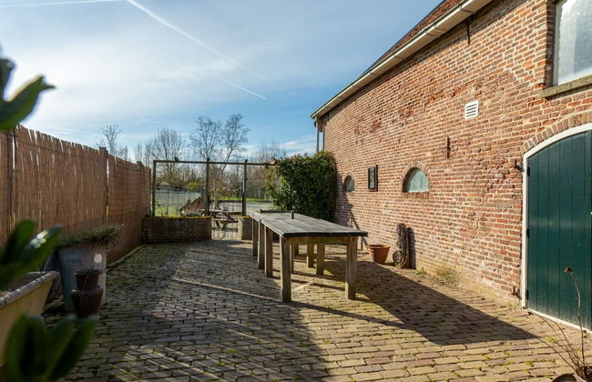 Welcoming Holiday Home With Garden - Photo 16