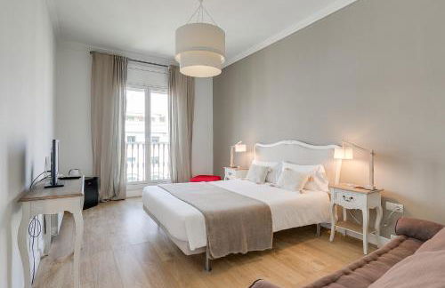 Rambla Catalunya Sky - Photo 3