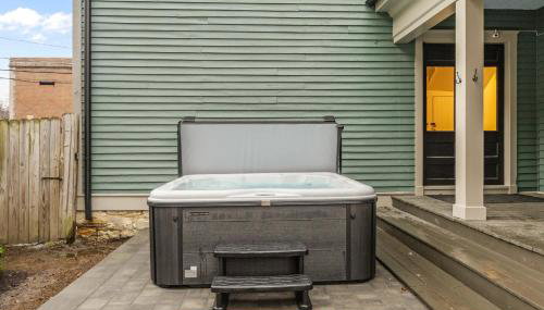 Bourbon-themed home w arcade & hot tub for groups - Foto 5