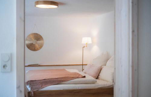 Gehobenes Ambiente in historischer Wohnung - Photo 9