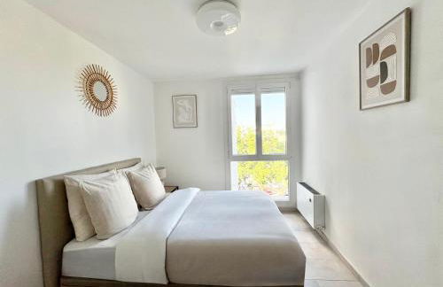 Comfortable and bright renovated 4-room apartment 5' downtown - Photo 4