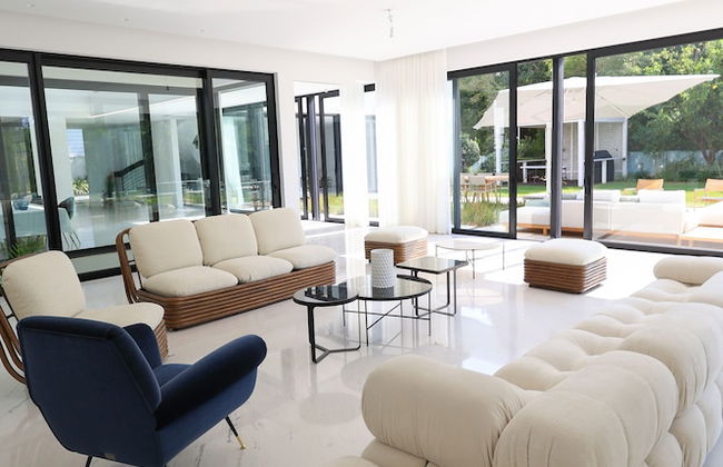 Luxurious Coastal Villa w Pool & Garden - Foto 24