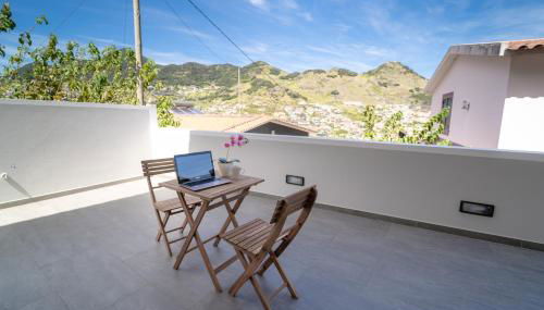 Fernandes House - Photo 1