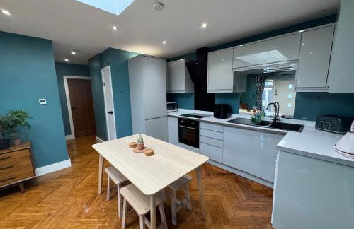 Streatham House - 2 Bedroom - Sleeps 6 - Free WiFi - Foto 2