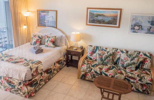 Tropical Studios at Marine Surf Waikiki - FREE PARKING - BEST LOCATION - FULL KITCHEN - SWIMMING POOL - Foto 82
