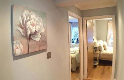 Three Bedroom Apartment by Beautiful Park - Photo 17