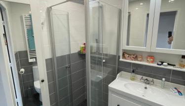 Nyrenoverad lägenhet med havsutsikt - Foto 5