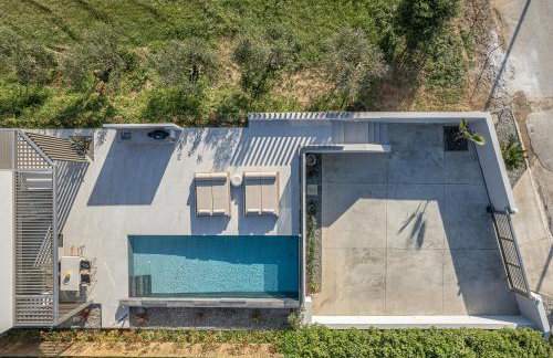 Fivi Villa, with Heated Pool & SeaViews, By ThinkVilla - Photo 9