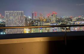 Panoramic City Views Elegant 2BR, 2 Min to Metro - Foto 23