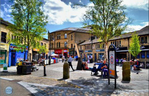 Modern River View Mytholmroyd Apartment - Photo 23