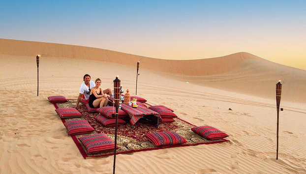 Cena romántica privada en las dunas de Abu Dabi - Foto 2, Cena con barbacoa exclusiva en el desierto de Abu Dabi, recorrido por las dunas y puesta de sol