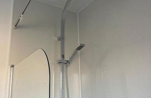 Central 1-Bed Apt Sleeps 4 5 mins to Station - Photo 33