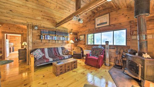 Cozy Cottage on Cat Cove with Wraparound Deck! - Foto 3
