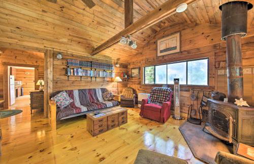 Cozy Cottage on Cat Cove with Wraparound Deck! - Foto 3