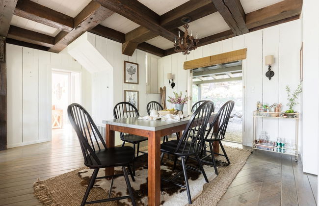 Everett by Avantstay 5mins to Palisades Tahoe w HOT TUB - Photo 13