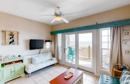 Oceanfront, dog-friendly condo with ocean view, pool & central AC - Foto 8