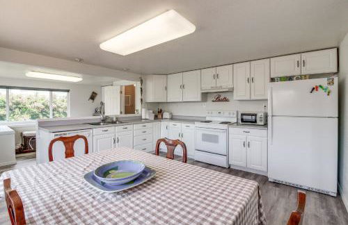 Winchester Bay Vacation Rental Near Dunes and ATV! - Foto 2