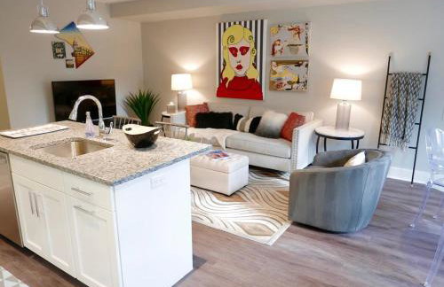 Stunning Logan Circle Apt - With Parking - Photo 2