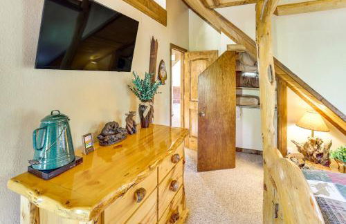 Fish Haven Cabin with Game Room, Views and Deck! - Foto 18