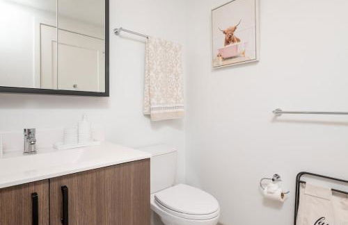 Central Square 3BR Condo with Downtown View Gym and Parking - Foto 45