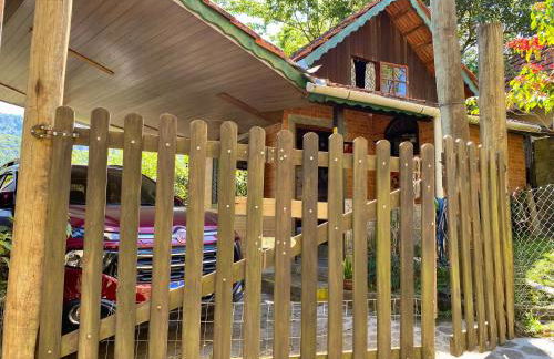 Chalé 2 Alto na Montanha, com garagem coberta - Foto 11