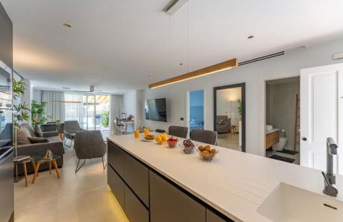 Designer loft with pool, with gigantic terrace and private parking & in the city centre - Foto 32