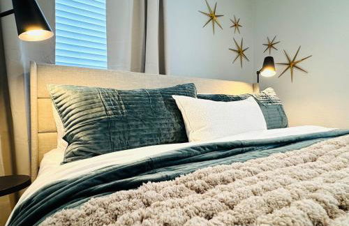 3BR Oasis DT ORL, Full Kitchen & Fenced Yard! - Foto 13