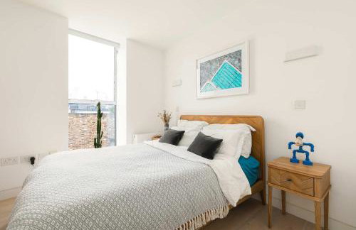Modern Shoreditch 2 Bedroom Penthouse With Lift & Large Balcony Suit Family Sleeps 4 - Foto 3