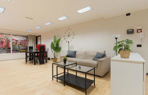 Urban Loft with pool table - M3 and Train station - Duomo in 10 min - Foto 8