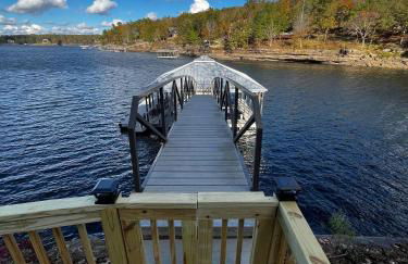 Views! Dock, Water, Game Room, Kids Room! - Foto 53