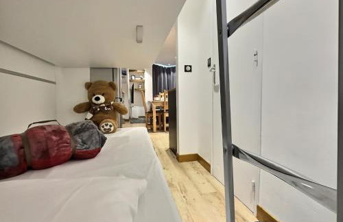 Appartement 6 personnes avec Parking Couvert - 1 chambre - 4 lits - Netflix & wifi haut débit - Foto 6