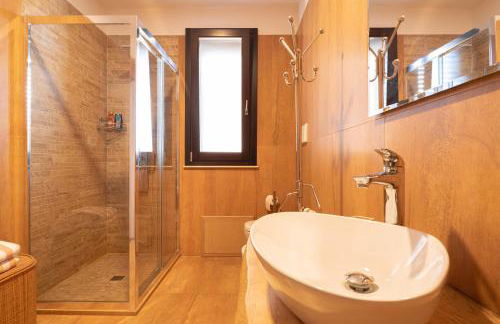 Intera villa ad uso esclusivo con 2 bagni 4 camere da letto,garage,giardino,area fitness,lavatrice,wifi - Foto 16