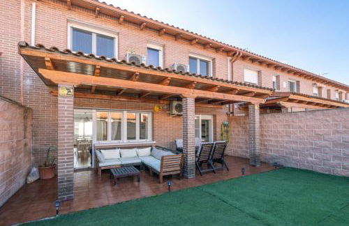 Magnifica casa en Torrejón del Rey - Foto 1